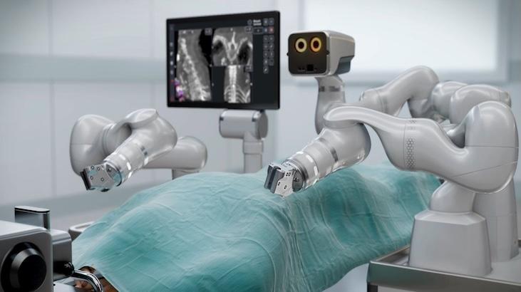 Dünyanın ilk cerrahi insansı robotu: Omurilik ameliyatı yapıyor