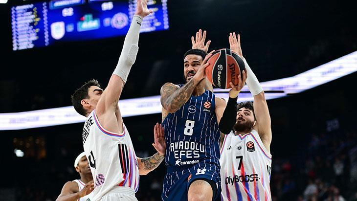 Euroleague’de Anadolu Efes, Paris Basketbol’a mağlup oldu