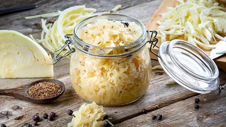 Geleneksel lezzet, bilimsel fayda! Lahana turşusu tok tutuyor