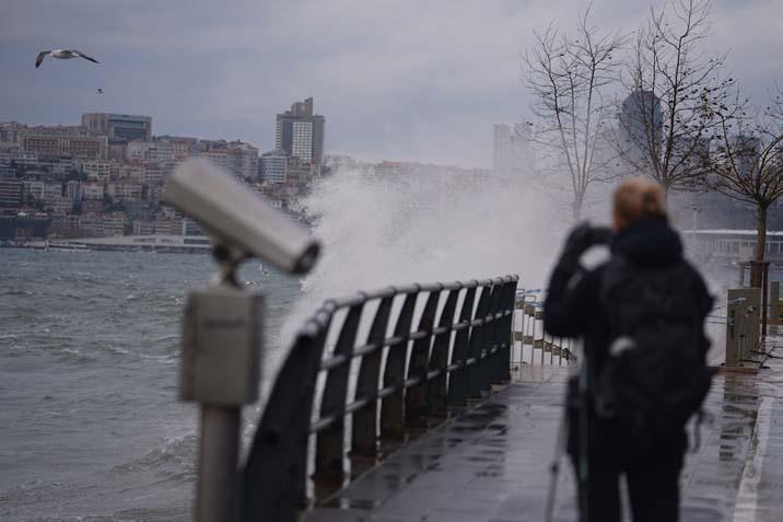 Hava bir anda değişecek! Sıcaklıklar 5 derece birden artacak: Kuvvetli yağışlar kapıda