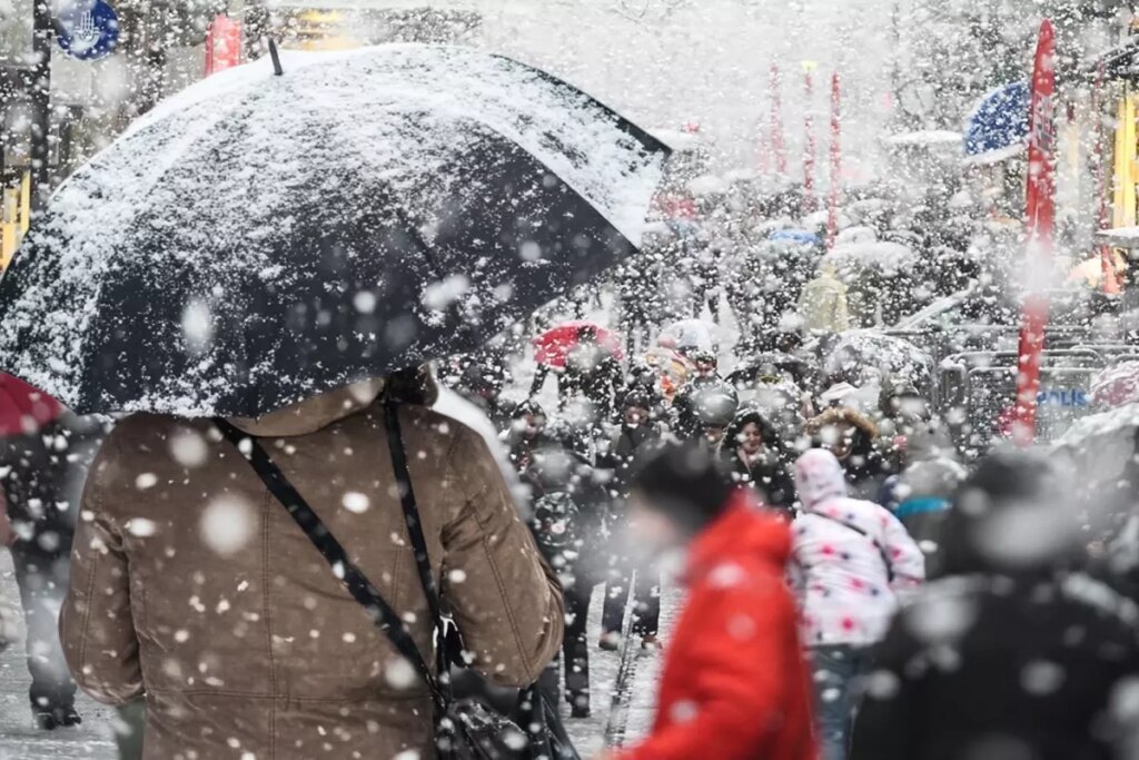 İstanbul’a kar geliyor! Cuma gününden sonra tüm hava sistemi değişecek