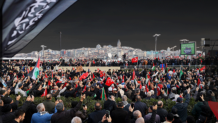SON DAKİKA Türkiye, Filistin için ayakta! Galata Köprüsü’nde düzenlenen yürüyüş için yoğun katılım