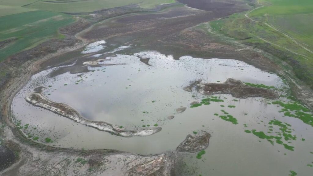 Türkiye’nin bir yanında kar, Tekirdağ’da kuraklık! Gölette su yüzde 1’in altına düştü