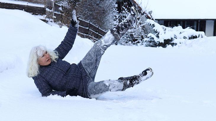 Yanlış bir adım birçok riski beraberinde getiriyor! ‘Penguen yürüyüşü’ tekniğini kullanın
