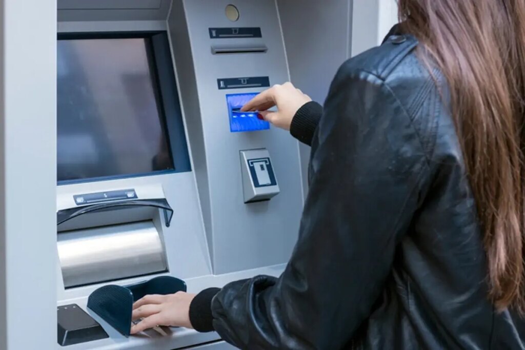 Yeni dönem bu sabah başladı! ATM’ye kartını takan bu mesajla karşılaşıyor