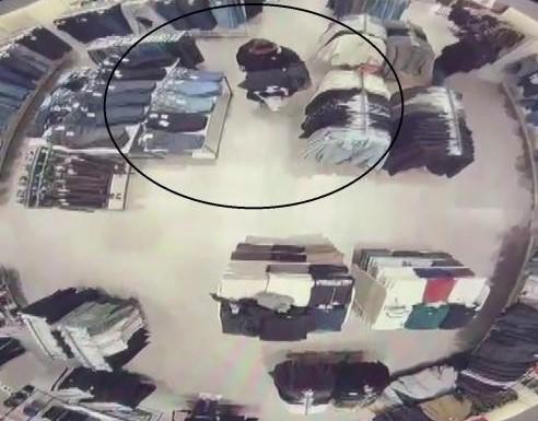 Alarmları tornavidayla söken hırsız AVM’de kabinde yakalandı! 118 suç kaydı çıktı