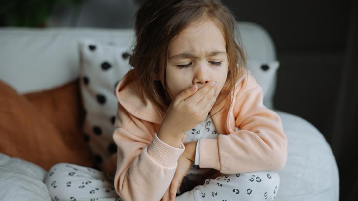 Annelerin kurtarıcısı oldu! Çocuklarda gece öksürüğünü bıçak gibi kesiyor