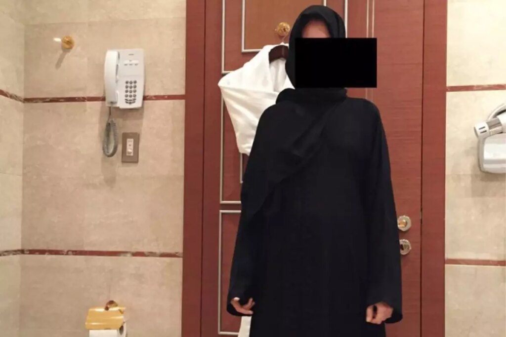 Arap dünyası şokta! Sapık milyarderin banyosunda fotoğrafı çıktı