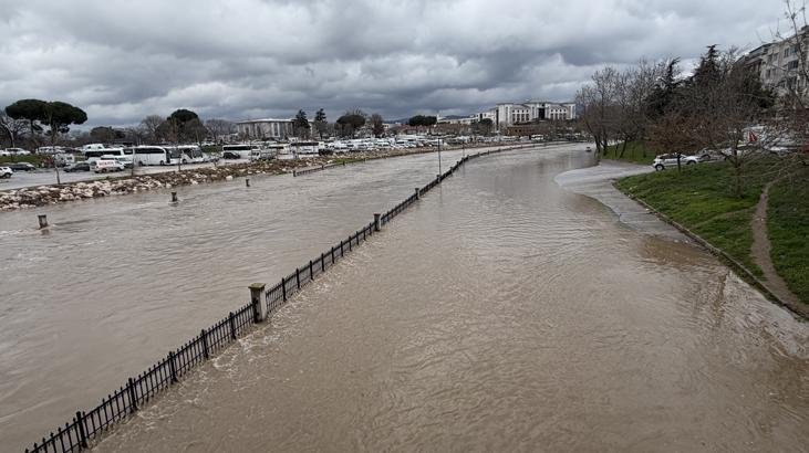 Çanakkale’de sel alarmı! Kocabaş Çayı taştı, ekipler teyakkuz halinde