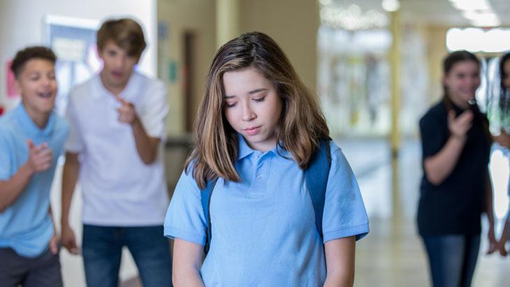 “Çocuklar arasında olur böyle şeyler” demeyin! Akran zorbalığı sinsi ve sistematik ilerliyor