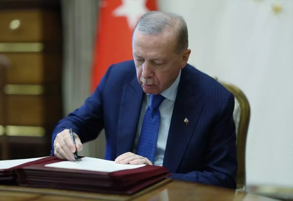 Cumhurbaşkanı Erdoğan’ın masasındaki son anket! Yardımcısı rakam verdi