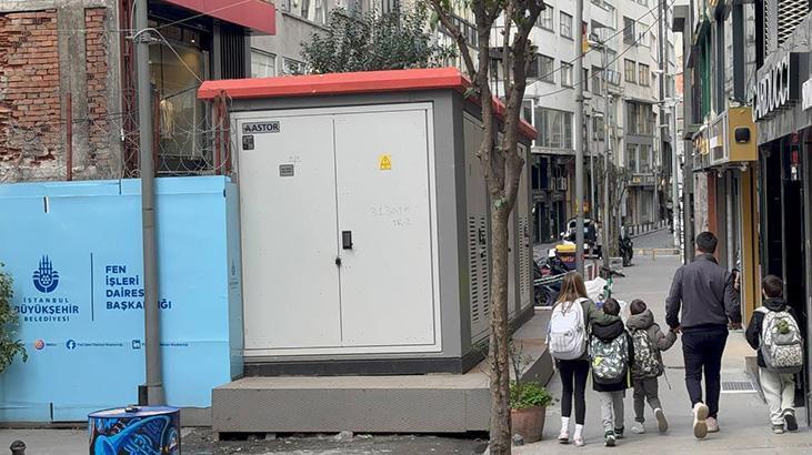 Şişli’de İBB’nin yola taşıdığı trafoya esnaftan tepki: Tüm esnaf şikayetçi