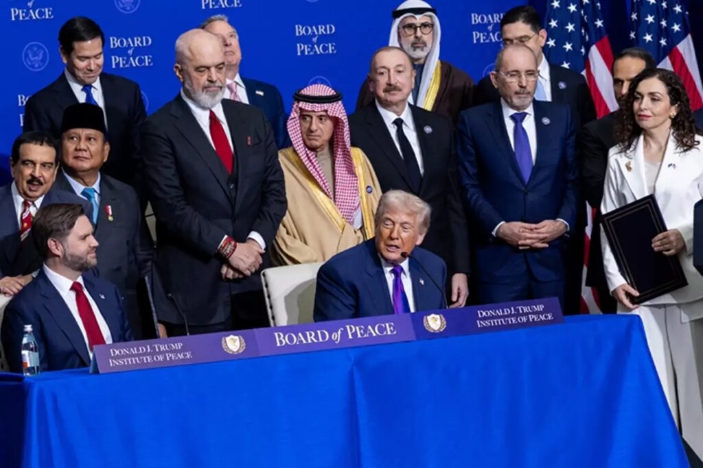 Tarihi zirvede söylediklerine bakın: Genç ve yakışıklı erkeklerden…