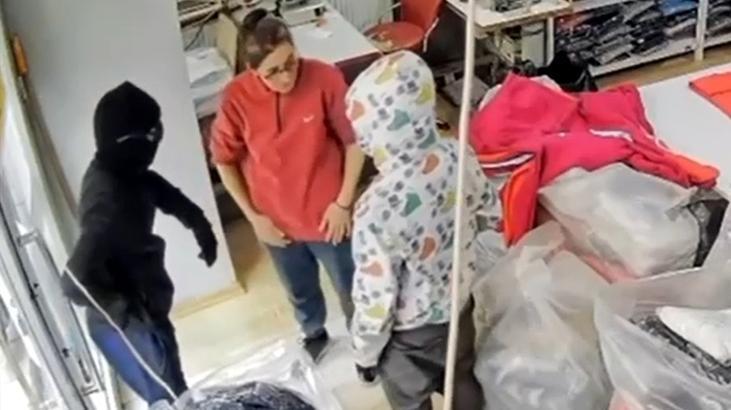 Terzi kadın hırsızlık şüphelilerine böyle direndi! ‘Tokatlayıp, dışarı attım’
