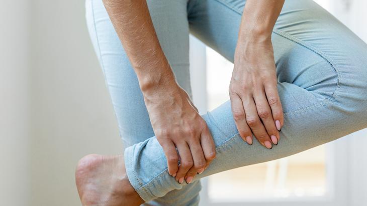 Ağrıda cinsiyet farkı! Kadınlarda neden daha uzun sürüyor?