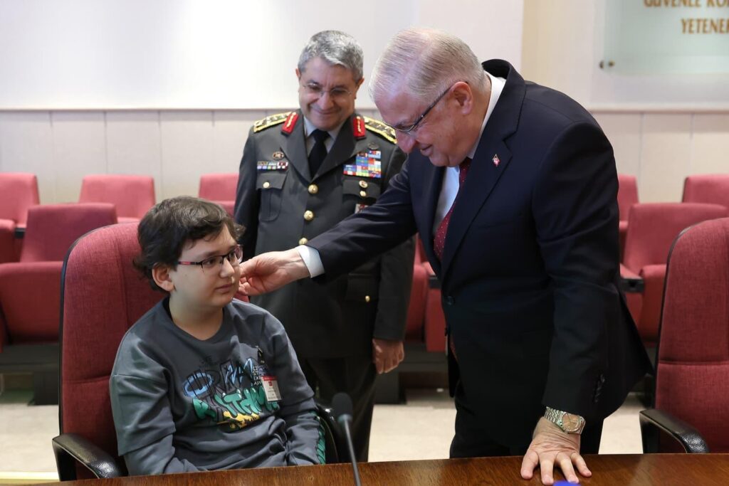 Bakan Güler şehit ve gazi çocuklarına seslendi: Sizler bu ülkenin en kıymetli hazinelerisiniz