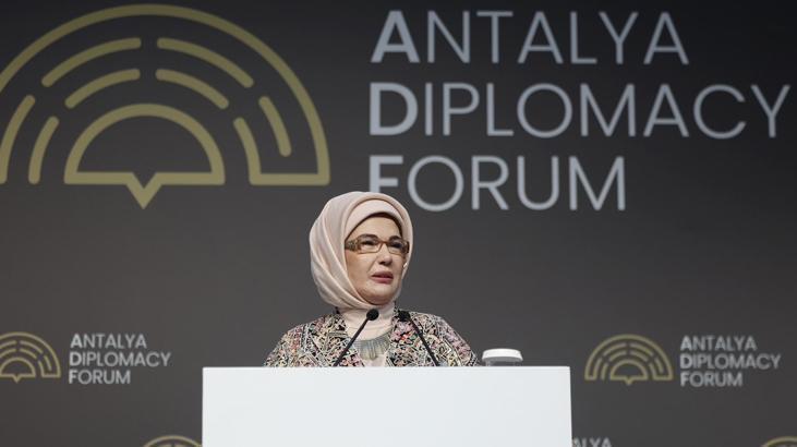 Emine Erdoğan, ‘Filistin İçin Tek Yürek’ temalı programa katıldı