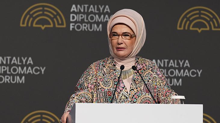 Emine Erdoğan’dan Filistinli çocukların eğitimi için çağrı