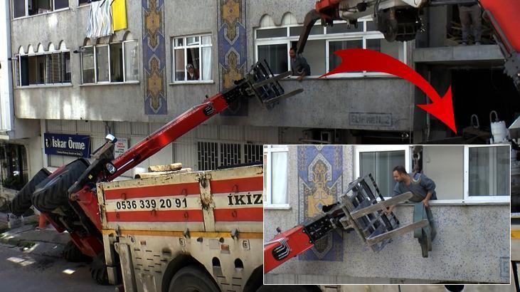 Faciadan kıl payı kurtuldular! Güngören’de iş makinesi dehşeti; önüne ne kattıysa ezdi