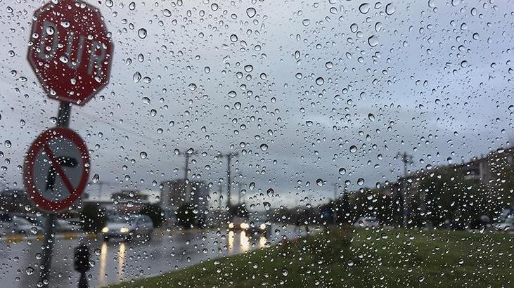 İstanbul için yeni uyarı! Valilik saat verdi: Sıcaklıklar düşüyor, kuvvetli yağış geliyor
