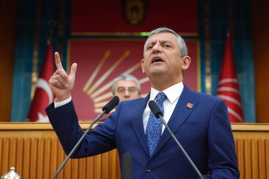 Özgür Özel’den hodri meydan: 55 milletvekilinin istifasını getirmeyen namerttir