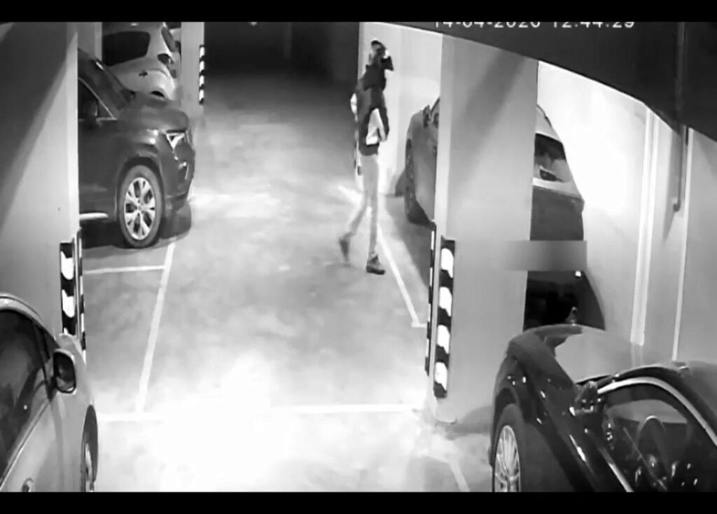 Ümraniye’de otoparkta büyük vurgun! Araçtan 2 kilo altın ve 60 bin euro çaldı