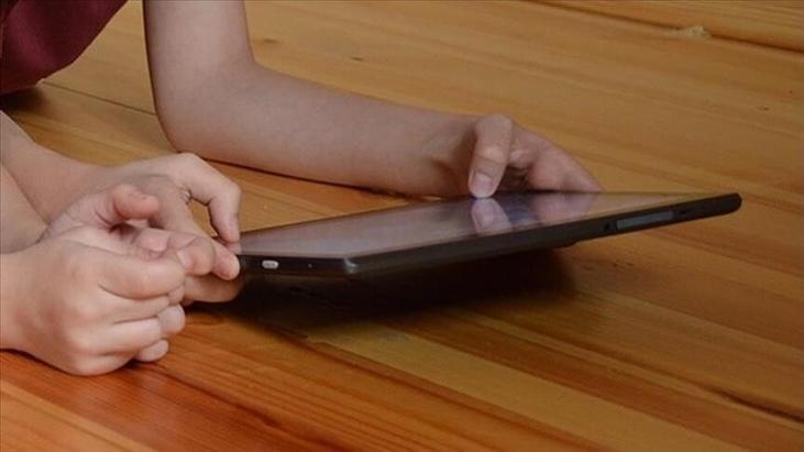 Çocuklar yaş doğrulama sistemlerini aşmanın yolunu buluyor