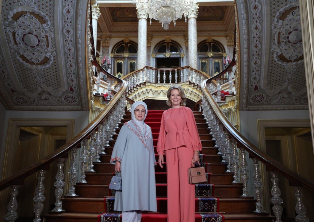 Emine Erdoğan, Belçika Kraliçesi Mathilde’yle bir araya geldi