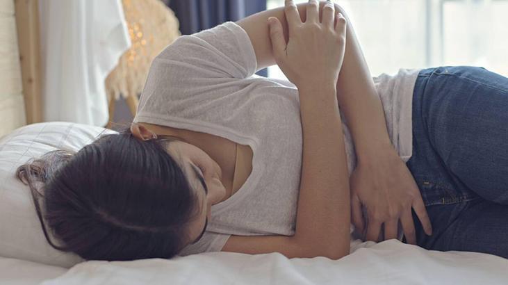 Kadınlar şiddetli ağrıyı ‘normal’ sanmamalı! Sebebi Endometriozis olabilir