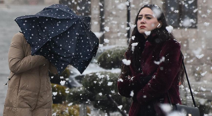 Son dakika… Meteoroloji ve AKOM’dan peş peşe uyarı! Balkanlardan giriş yaptı: Bahar bitti, kış geri geldi