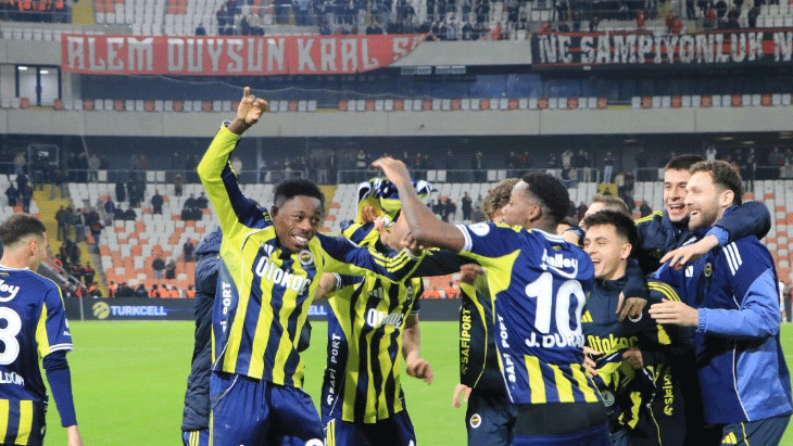 Fenerbahçe’de ayrılık rüzgarı! İngiltere’ye dönüyor