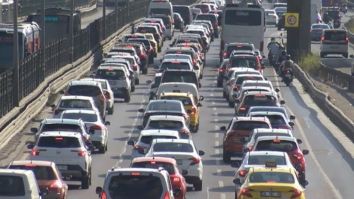 İstanbul’da haftanın ilk iş gününde trafik yoğunluğu