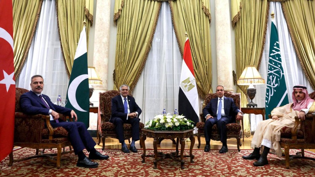 Türkiye, Mısır, Suudi Arabistan ve Pakistan Dışişleri Bakanları Kahire’de biraraya geldi