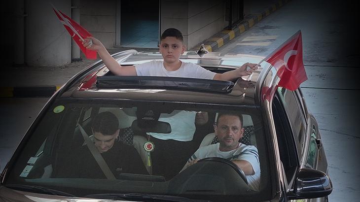 Sınırda büyük kavuşma: İki yıldır içimde tutuyorum sevincimi, hep bu anı bekledim